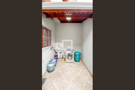 Casa à venda com 140m², 3 quartos e 3 vagas Casa à venda com 140m², 3 quartos e 3 vagasÁrea de Serviço