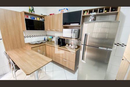 Casa à venda com 140m², 3 quartos e 3 vagas Casa à venda com 140m², 3 quartos e 3 vagasCozinha