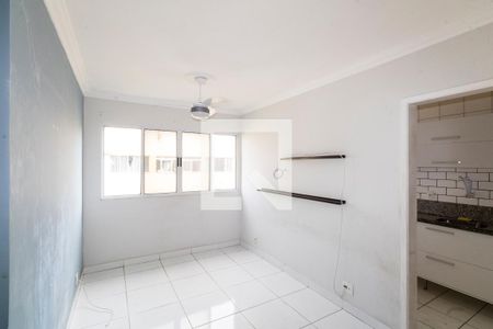 Sala de apartamento para alugar com 2 quartos, 58m² em Inhoaíba, Rio de Janeiro