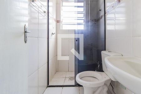 Banheiro de apartamento à venda com 1 quarto, 48m² em Vila Ipiranga, Porto Alegre