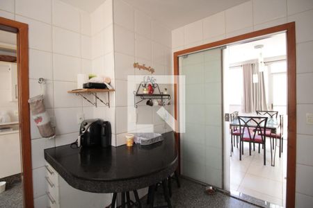 Apartamento à venda com 110m², 3 quartos e 2 vagasCozinha