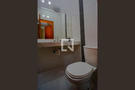 Casa à venda com 253m², 3 quartos e 5 vagasBanheiro da Suíte 2