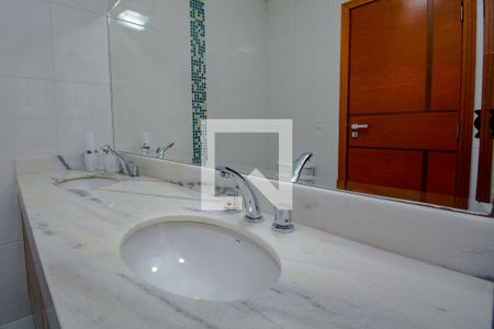 Casa à venda com 253m², 3 quartos e 5 vagasBanheiro da Suíte 3 - detalhe