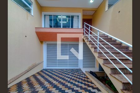 Casa à venda com 253m², 3 quartos e 5 vagasFrente Sobrado