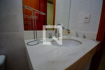 Casa à venda com 253m², 3 quartos e 5 vagasBanheiro da Suíte 1