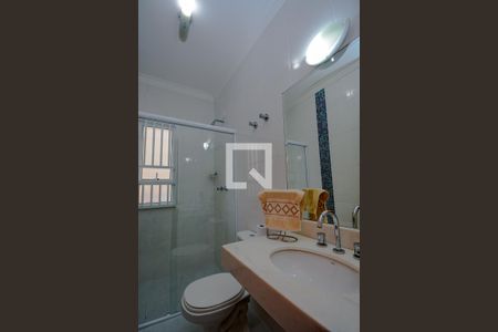 Casa à venda com 253m², 3 quartos e 5 vagasBanheiro da Suíte 1