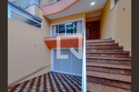 Casa à venda com 253m², 3 quartos e 5 vagasFrente Sobrado