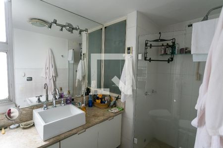 Apartamento à venda com 131m², 2 quartos e 3 vagasBanheiro da Suíte