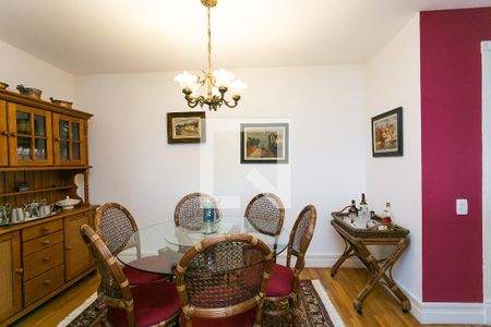 Apartamento à venda com 131m², 2 quartos e 3 vagasSala