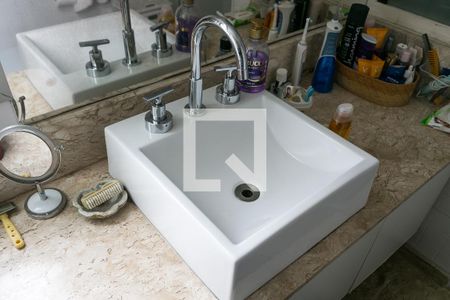 Apartamento à venda com 131m², 2 quartos e 3 vagasBanheiro da Suíte