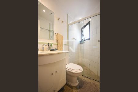 Apartamento à venda com 233m², 4 quartos e 3 vagasBanheiro Suíte 2