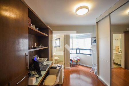 Apartamento à venda com 233m², 4 quartos e 3 vagasSuíte 2