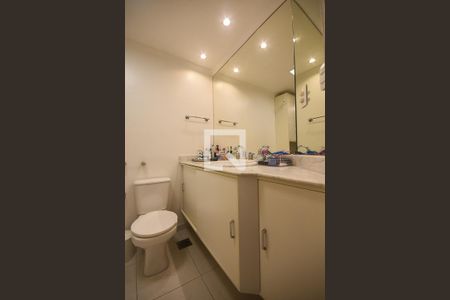 Apartamento à venda com 233m², 4 quartos e 3 vagasBanheiro Suíte 4