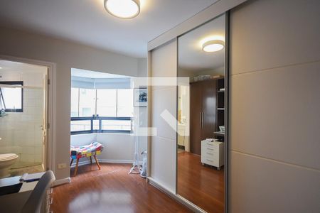 Apartamento à venda com 233m², 4 quartos e 3 vagasSuíte 2