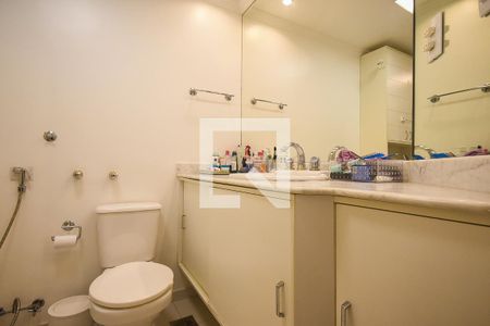 Apartamento à venda com 233m², 4 quartos e 3 vagasBanheiro Suíte 4