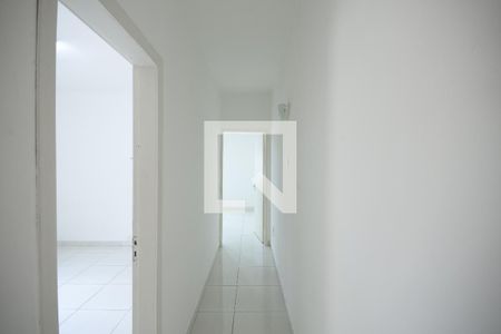 Corredor de casa para alugar com 2 quartos, 150m² em Vila Carmem, São Paulo