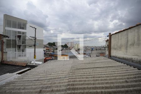Vista de casa à venda com 2 quartos, 150m² em Vila Carmem, São Paulo