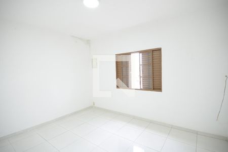 Quarto 1 de casa à venda com 2 quartos, 150m² em Vila Carmem, São Paulo