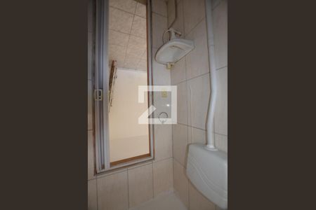 Banheiro de apartamento para alugar com 1 quarto, 12m² em Vila Valqueire, Rio de Janeiro