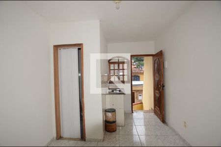 Sala Quarto de apartamento para alugar com 1 quarto, 12m² em Vila Valqueire, Rio de Janeiro