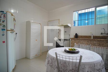 Casa à venda com 240m², 3 quartos e 2 vagasCozinha