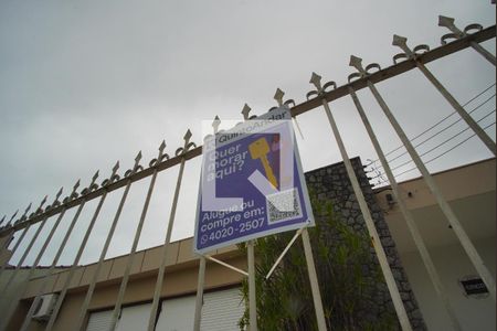 Casa à venda com 240m², 3 quartos e 2 vagasPlaquinha