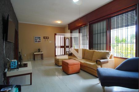 Sala 1 de casa para alugar com 3 quartos, 240m² em Jardim Lindóia, Porto Alegre