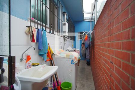 Casa à venda com 240m², 3 quartos e 2 vagasÁrea de Serviço