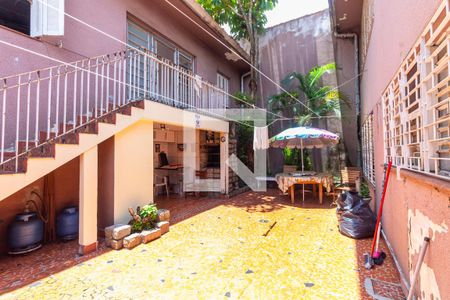 Casa à venda com 300m², 3 quartos e 3 vagas Casa à venda com 300m², 3 quartos e 3 vagasQuintal