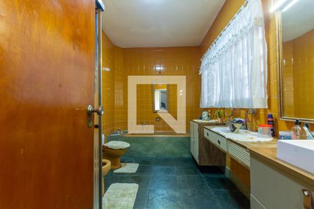 Casa à venda com 300m², 3 quartos e 3 vagas Casa à venda com 300m², 3 quartos e 3 vagasBanheiro 1