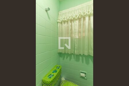 Casa à venda com 300m², 3 quartos e 3 vagas Casa à venda com 300m², 3 quartos e 3 vagasLavabo