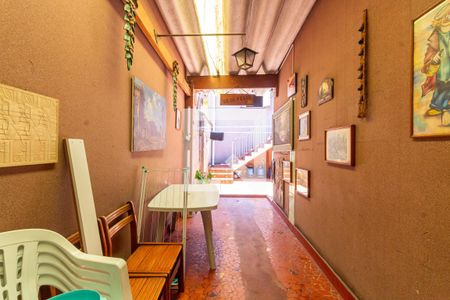 Casa à venda com 300m², 3 quartos e 3 vagas Casa à venda com 300m², 3 quartos e 3 vagasCorredor