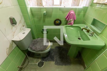 Casa à venda com 300m², 3 quartos e 3 vagas Casa à venda com 300m², 3 quartos e 3 vagasBanheiro 2