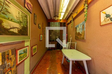 Casa à venda com 300m², 3 quartos e 3 vagas Casa à venda com 300m², 3 quartos e 3 vagasCorredor