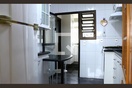 Cozinha de apartamento para alugar com 3 quartos, 99m² em Vila Romana, São Paulo