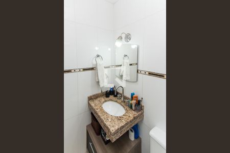 Casa à venda com 204m², 3 quartos e 4 vagasBanheiro da Suíte 2