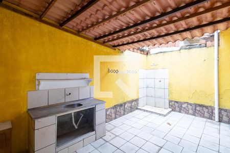 Casa para alugar com 65m², 2 quartos e 1 vagaQuintal