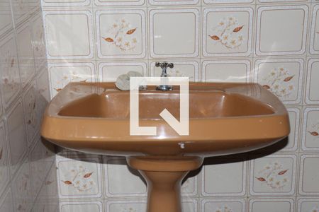 Casa à venda com 220m², 4 quartos e 2 vagasBanheiro