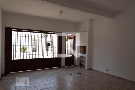 Casa à venda com 220m², 4 quartos e 2 vagas Casa à venda com 220m², 4 quartos e 2 vagasGaragem