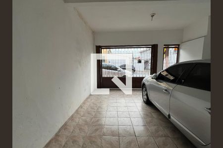 Casa à venda com 220m², 4 quartos e 2 vagas Casa à venda com 220m², 4 quartos e 2 vagasGaragem