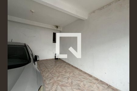 Casa à venda com 220m², 4 quartos e 2 vagas Casa à venda com 220m², 4 quartos e 2 vagasGaragem