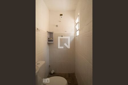 Casa à venda com 220m², 4 quartos e 2 vagas Casa à venda com 220m², 4 quartos e 2 vagasBanheiro 2