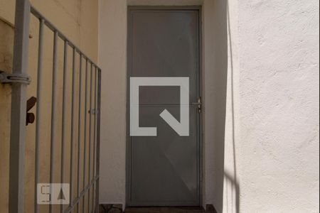 Casa à venda com 220m², 4 quartos e 2 vagas Casa à venda com 220m², 4 quartos e 2 vagasEntrada