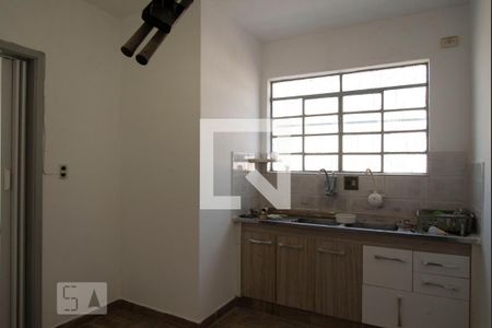 Casa à venda com 220m², 4 quartos e 2 vagas Casa à venda com 220m², 4 quartos e 2 vagasCozinha