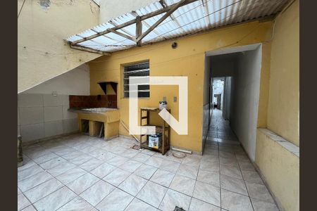 Casa à venda com 220m², 4 quartos e 2 vagas Casa à venda com 220m², 4 quartos e 2 vagasÁrea de Serviço