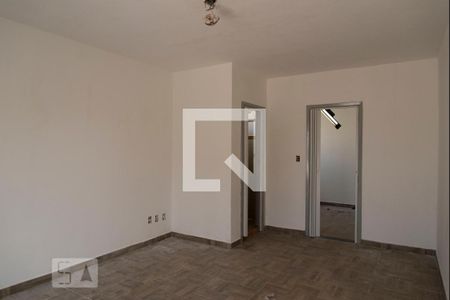 Casa à venda com 220m², 4 quartos e 2 vagas Casa à venda com 220m², 4 quartos e 2 vagasSala