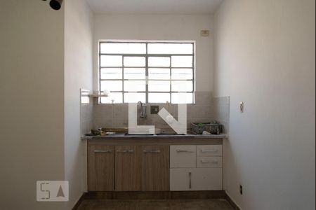 Casa à venda com 220m², 4 quartos e 2 vagas Casa à venda com 220m², 4 quartos e 2 vagasCozinha