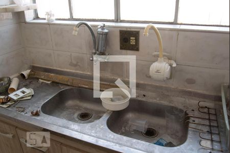 Casa à venda com 220m², 4 quartos e 2 vagas Casa à venda com 220m², 4 quartos e 2 vagasCozinha