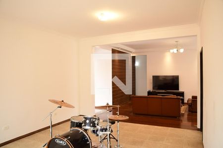 Sala de casa para alugar com 4 quartos, 260m² em Gramado, Cotia