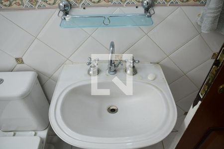 Casa para alugar com 260m², 4 quartos e 4 vagasBanheiro suíte 1